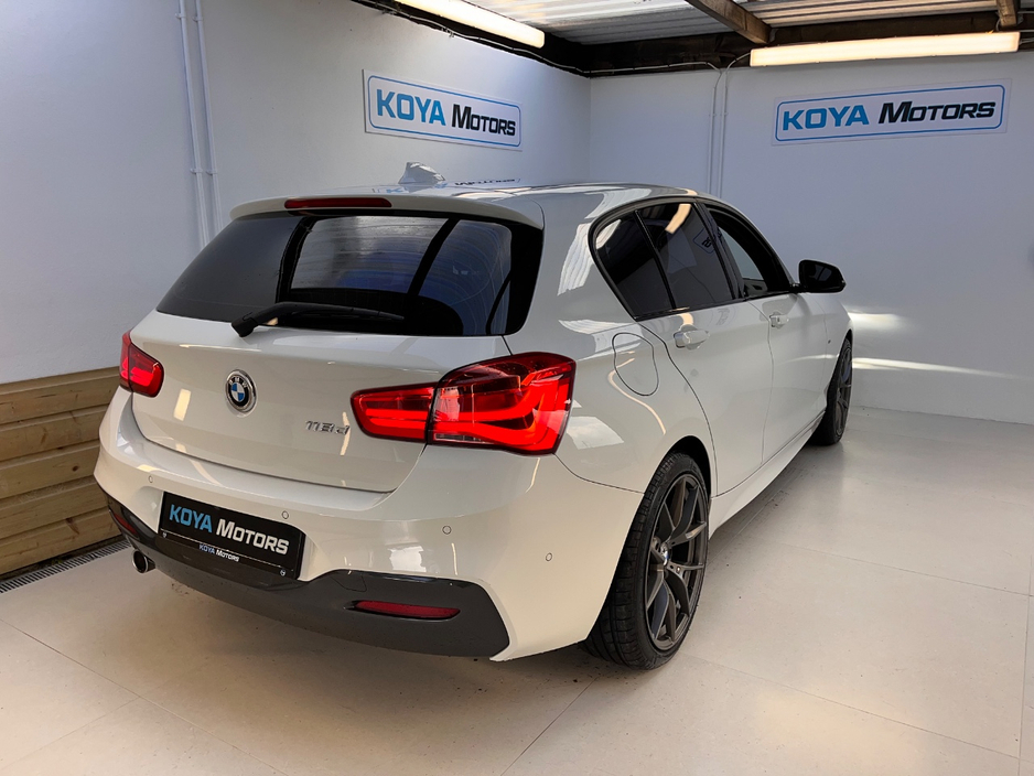 BMW 1 Series 118D 2.0 DIESEL M-SPORT PRO PLUS M-PERFORMANCE AUTOMATIC // M3 CS ALLOY PACKAGE INCLUDED // ALPINE WHITE METALLIC // LED MATRIX LIGHTING // LANE DEPARTURE ASSIST // PRO MEDIA PACK // CRUISE CONTROL — thumbnail 14