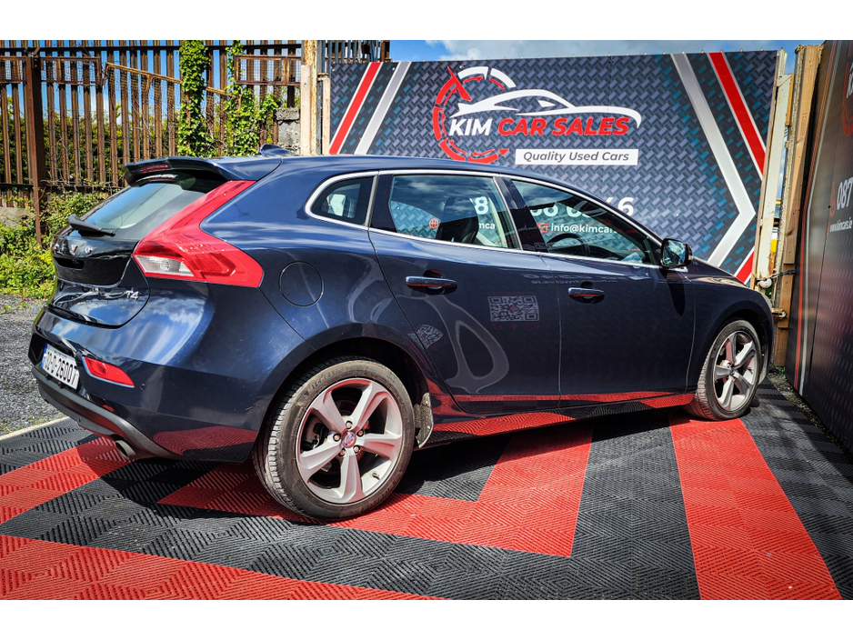 2013 Volvo V40 1.6L Petrol For Sale Images