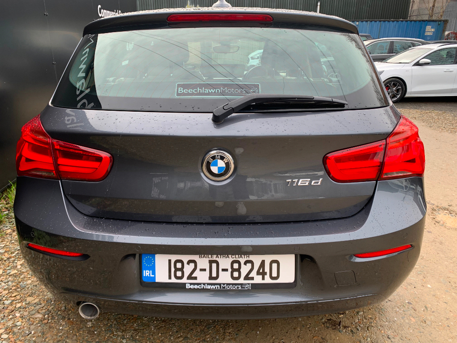 BMW 1 Series 116D SE AUTOMATIC // GREAT CONDITION // FULL SERVICE HISTORY // LEATHER, SAT NAV AND PARKING SENSORS // €200 ROAD TAX // 07/28 NCT // — thumbnail 4