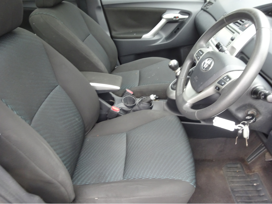 2013 Toyota Verso 2.0L Diesel For Sale Images