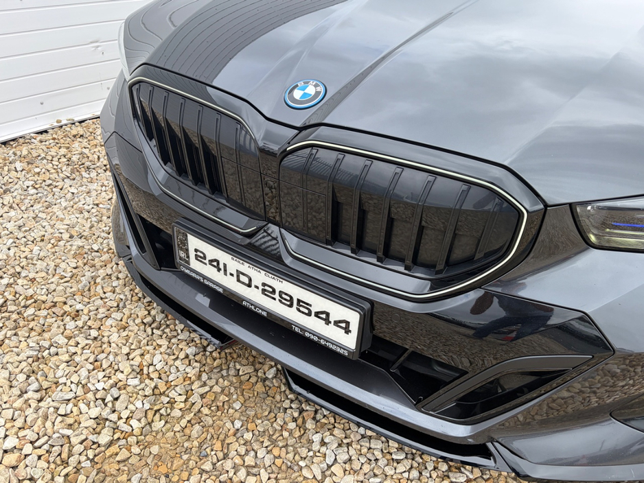 2024 BMW 5 Series 2L Petrol Plug-in Hybrid For Sale Images