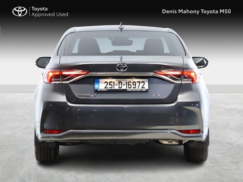 Toyota Corolla Luna Sport Hybrid Saloon — thumbnail 4