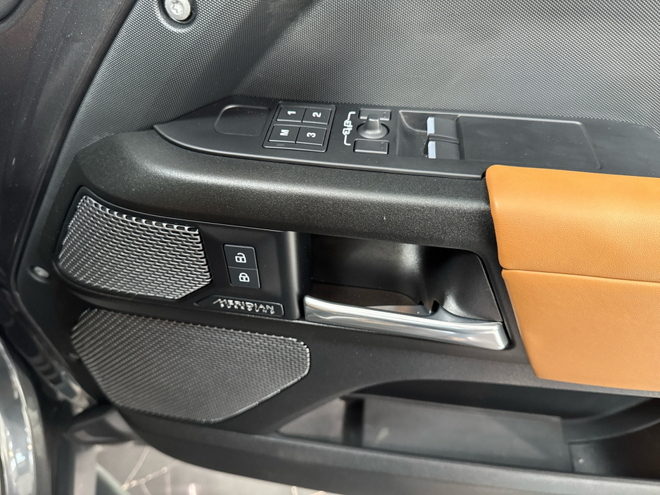 2023 Land Rover Defender 5.1L Petrol Plug-in Hybrid For Sale Images