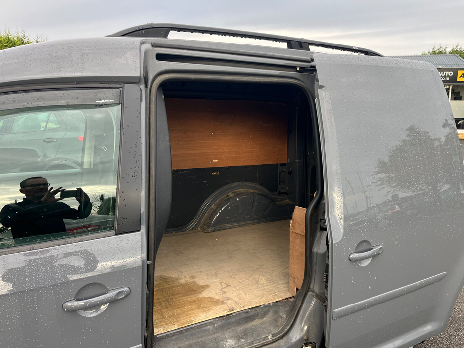 2020 Volkswagen Caddy 2L Diesel For Sale Images