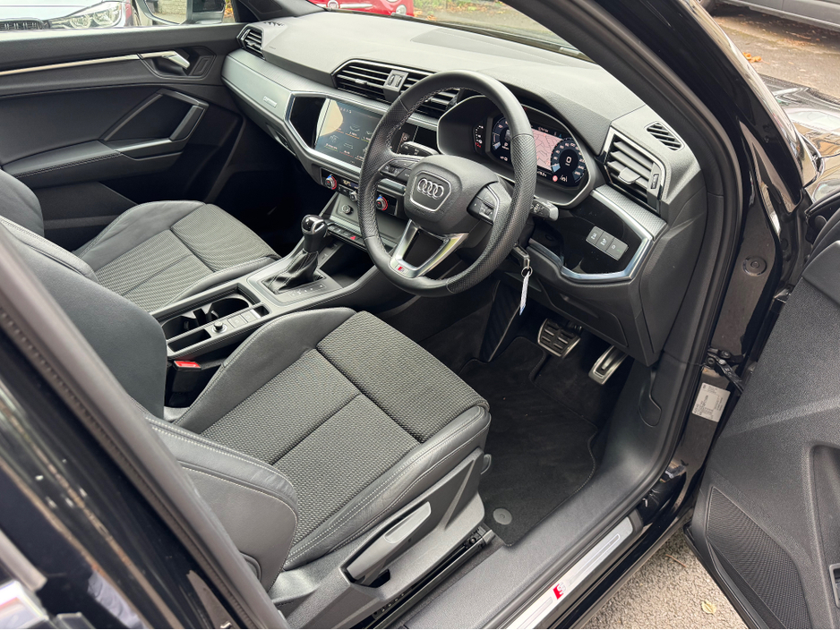 2023 Audi Q3 1.4L Petrol Plug-in Hybrid For Sale Images