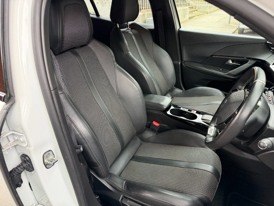 2023 Peugeot 2008 0L Electric For Sale Images