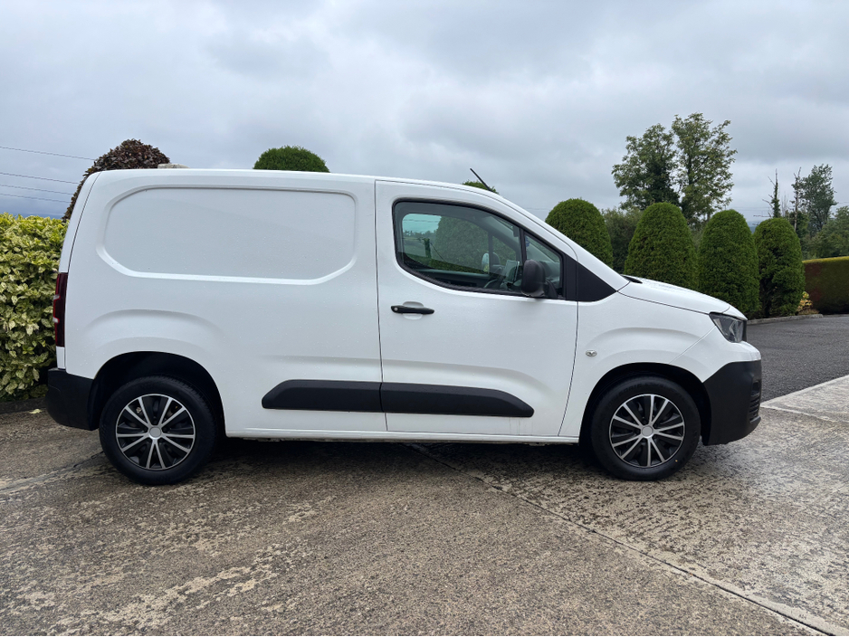 2021 Peugeot Partner 1.5L Diesel For Sale Images