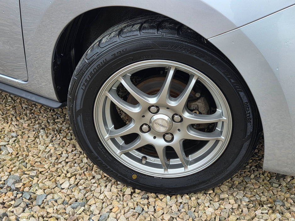 Mitsubishi Mirage — thumbnail 26