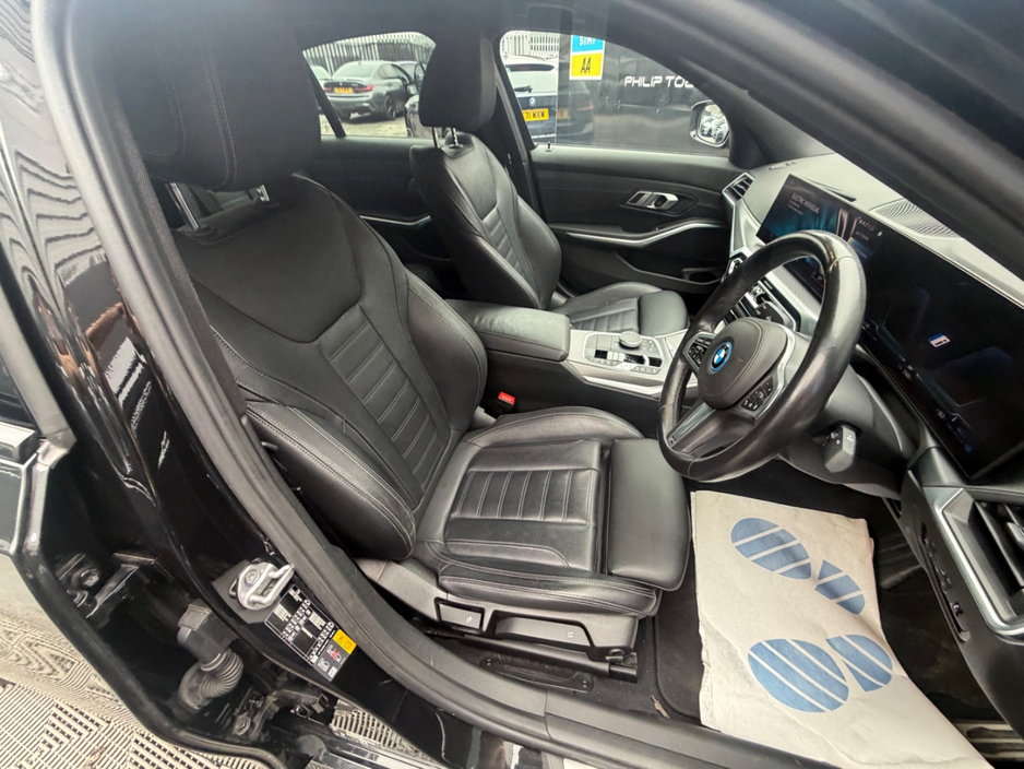 BMW 3 Series M SPORT AUTO — thumbnail 27