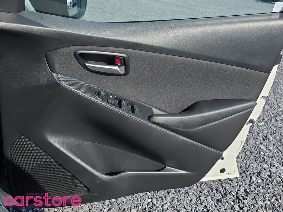 Mazda Demio Mazda 2 Saloon — thumbnail 17