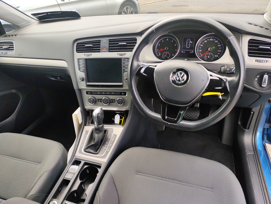 Volkswagen Golf 1.2 Estate Petrol Auto — thumbnail 11