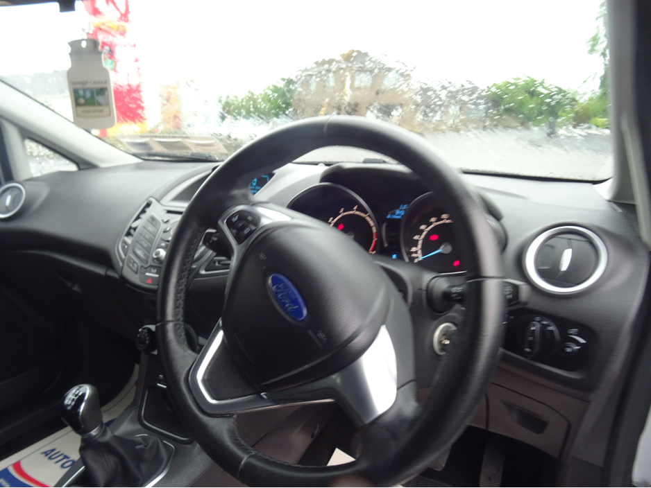 Ford Fiesta MCA ZETEC 1.0 65PS M5 4DR 5DR CB1 CNN — thumbnail 8