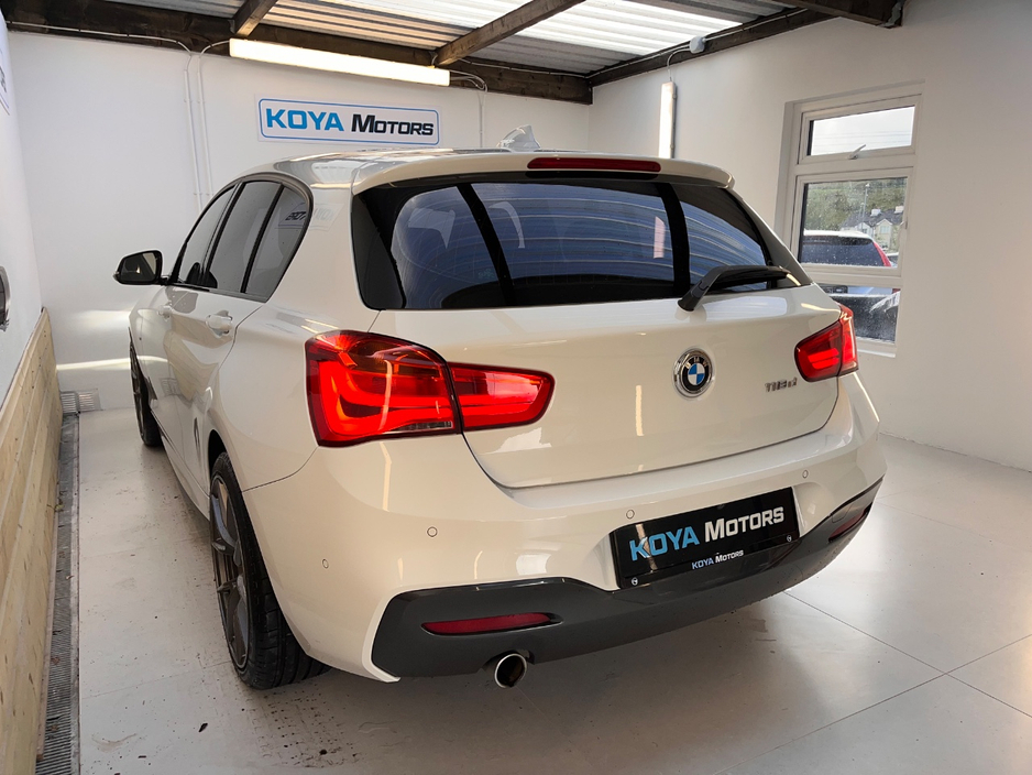 BMW 1 Series 118D 2.0 DIESEL M-SPORT PRO PLUS M-PERFORMANCE AUTOMATIC // M3 CS ALLOY PACKAGE INCLUDED // ALPINE WHITE METALLIC // LED MATRIX LIGHTING // LANE DEPARTURE ASSIST // PRO MEDIA PACK // CRUISE CONTROL — thumbnail 17