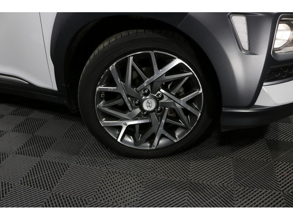Hyundai Kona Hybrid Executive 1.6L Petrol Compact SUV - Test Drive Today - — thumbnail 3