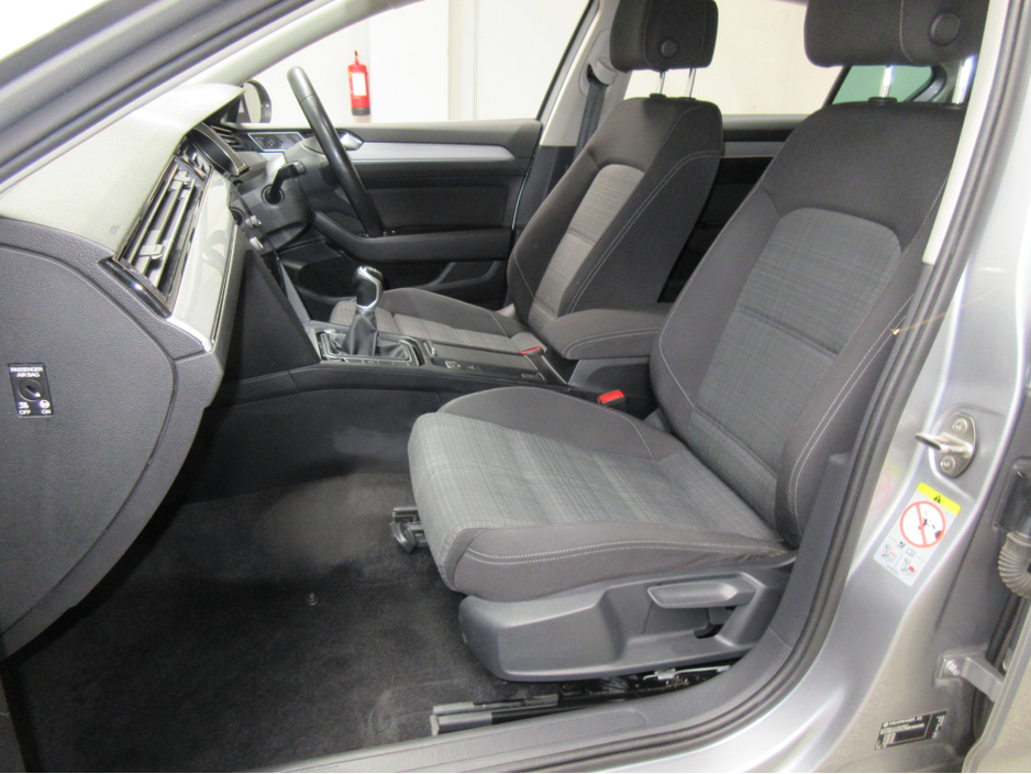 2021 Volkswagen Passat 2.0L Diesel For Sale Images