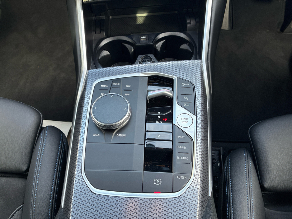 2024 BMW 3 Series 2L Petrol Plug-in Hybrid For Sale Images