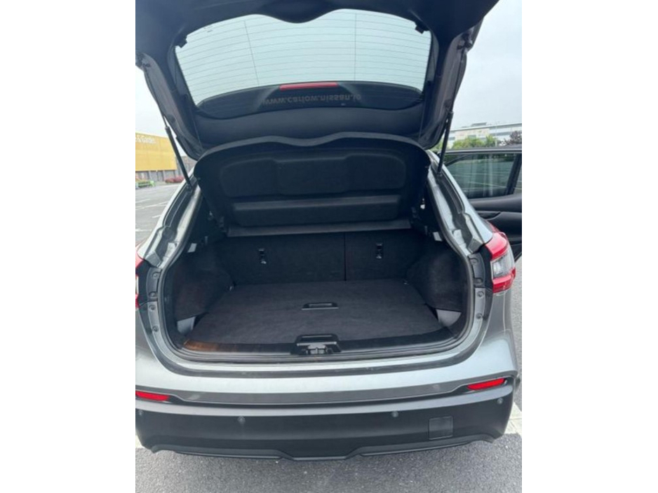 Nissan Qashqai 1.2 SV 18 4DR — thumbnail 10