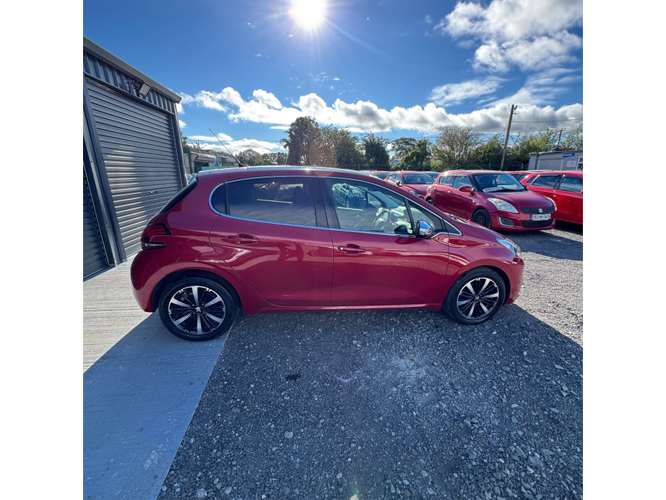 Peugeot 208 — thumbnail 10