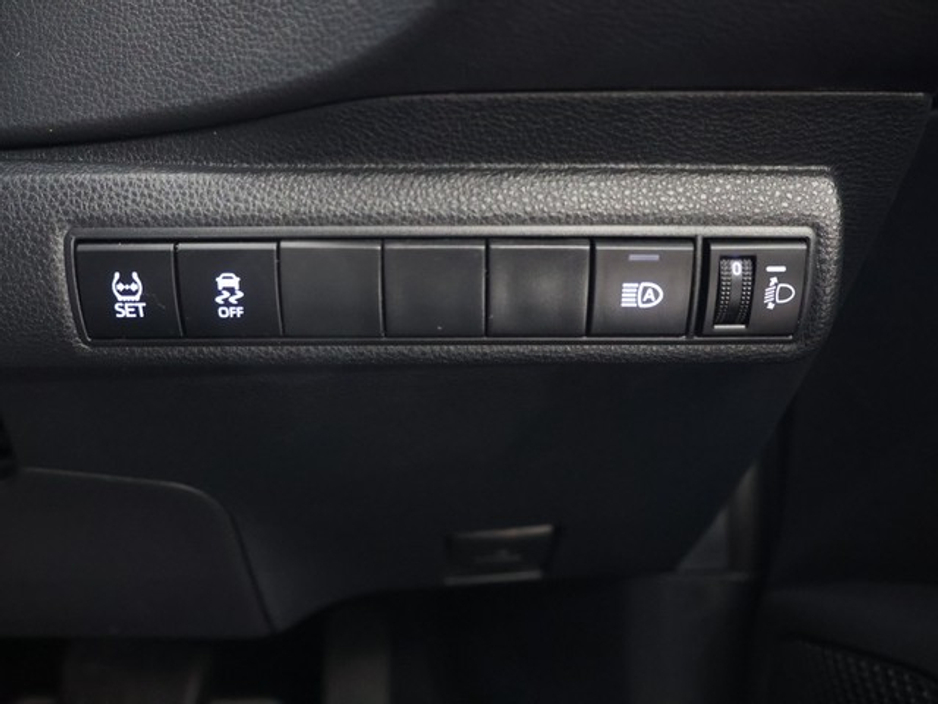 Toyota Corolla Luna Hybrid Saloon — thumbnail 18