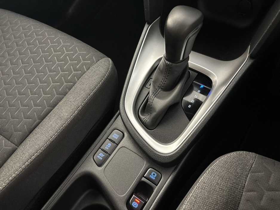 Toyota Yaris Cross LUNA SPORT 4DR AUTO — thumbnail 16