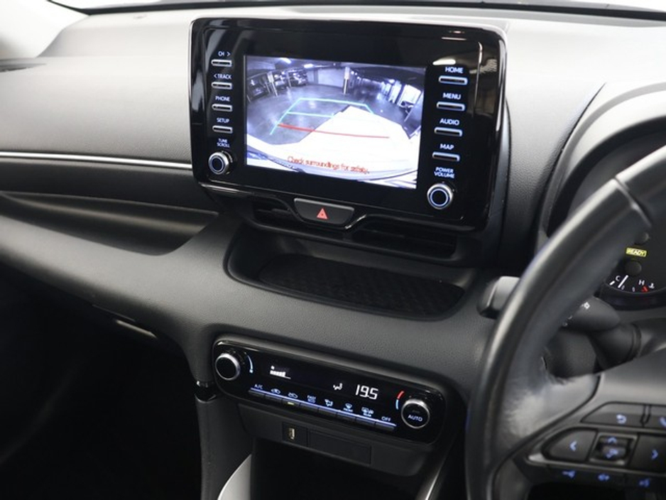 Toyota Yaris Luna Hybrid — thumbnail 12