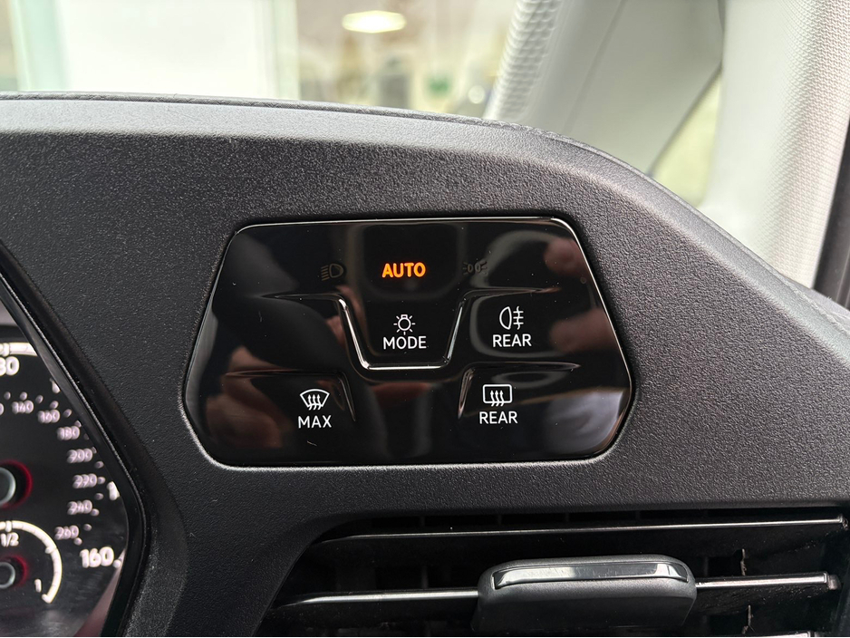 2022 Volkswagen Caddy Maxi Life 2L Diesel For Sale Images