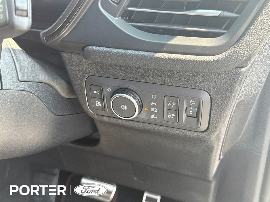 Ford Kuga 2.5 PHEV ST-LINE X 225PS AUTO — thumbnail 24