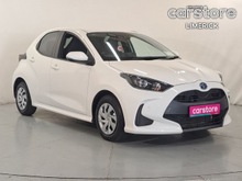 Toyota Yaris Hybrid X