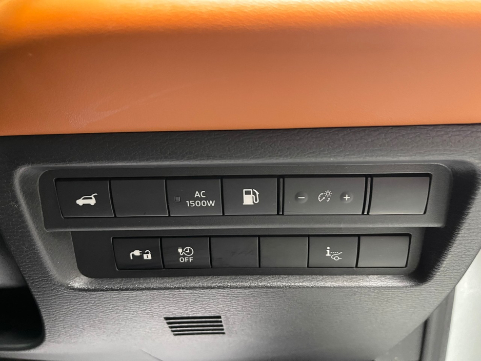 2022 Mitsubishi Outlander 2.4L Petrol Plug-in Hybrid For Sale Images