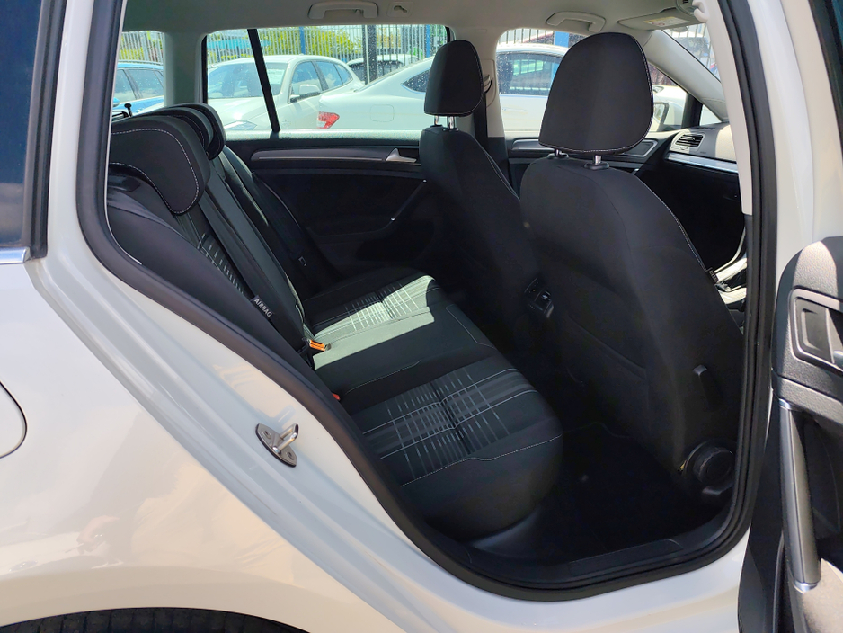 Volkswagen Golf 1.2 Petrol Auto Estate — thumbnail 9