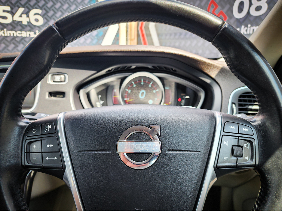 2013 Volvo V40 1.6L Petrol For Sale Images