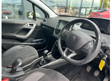2018 Peugeot 2008 1.6L Diesel For Sale Images