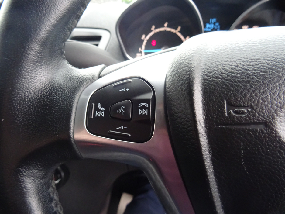 Ford Fiesta MCA ZETEC 1.0 65PS M5 4DR 5DR CB1 CNN — thumbnail 16