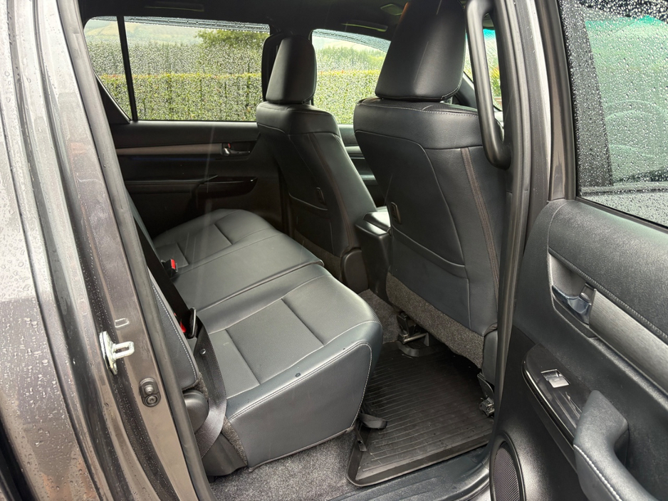 2025 Toyota Hilux 2.8L Diesel For Sale Images
