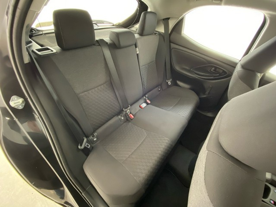 Toyota Yaris Luna Hybrid — thumbnail 18