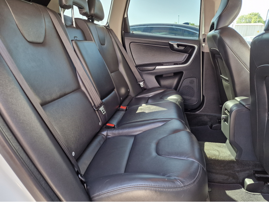 2015 Volvo XC60 2.0L Diesel For Sale Images