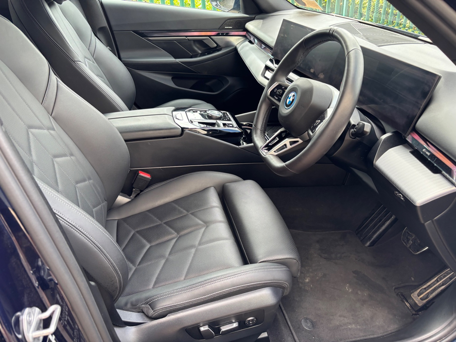 2025 BMW 5 Series 2L Petrol Plug-in Hybrid For Sale Images