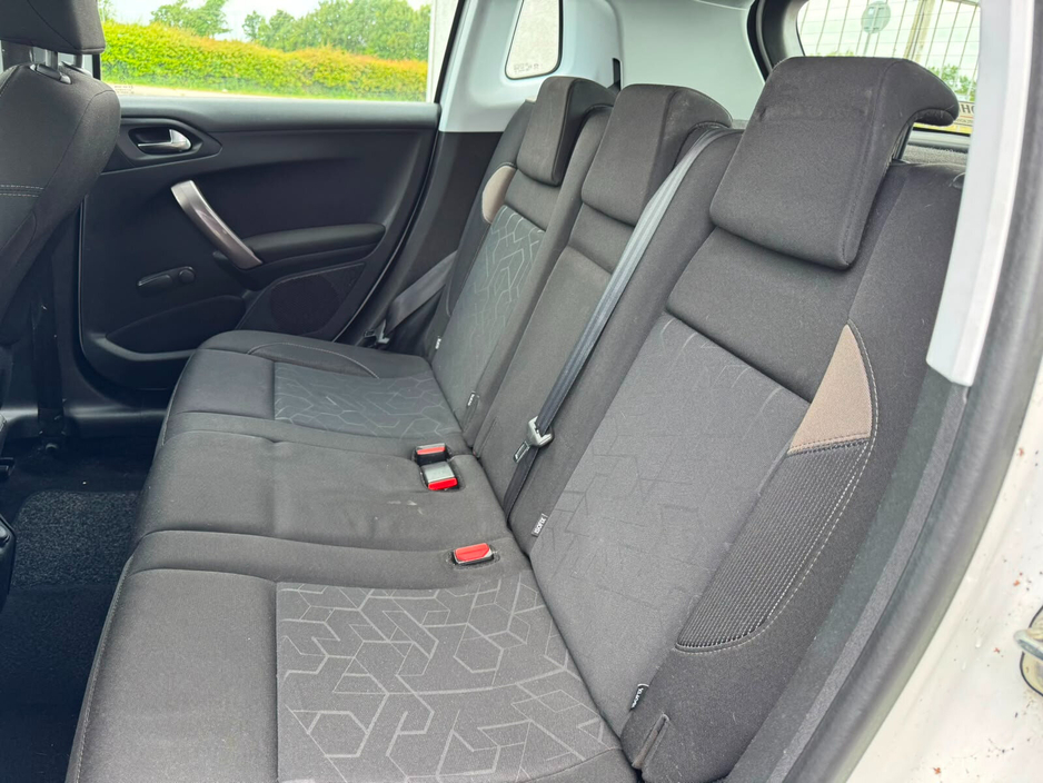Peugeot 2008 1.2 VTI 82 bhp Active — thumbnail 6