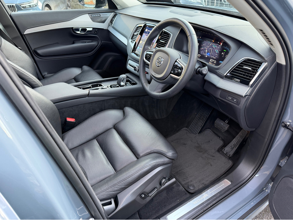 2023 Volvo XC90 2L Petrol Plug-in Hybrid For Sale Images