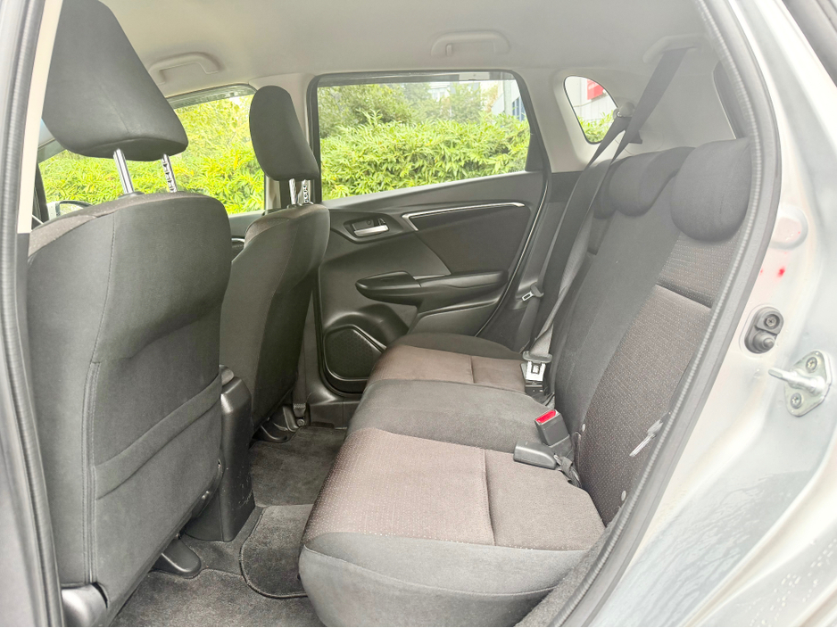 Honda Fit HYBRID!! AUTO!! — thumbnail 22