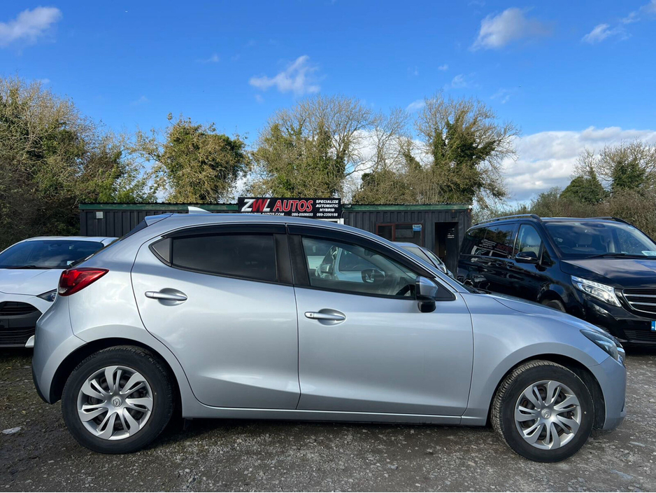 Mazda Demio — thumbnail 4