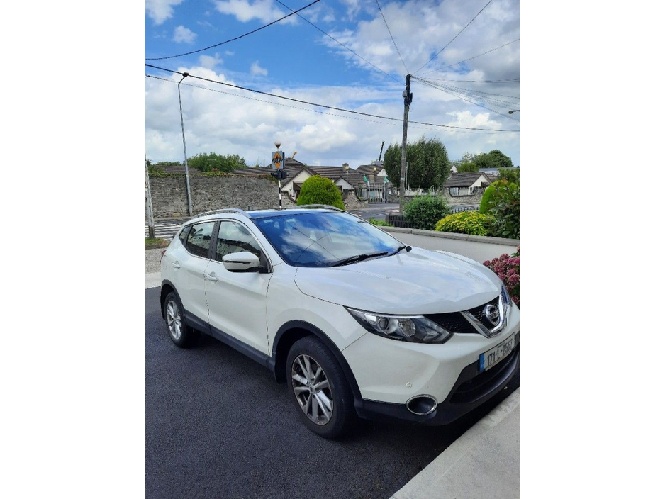Nissan Qashqai 1.5 SV Hatchback Diesel Manual (110bhp)