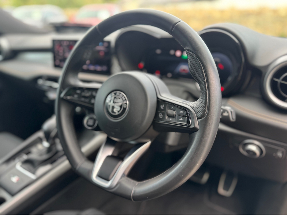 2023 Alfa Romeo Tonale 1.5L Petrol Hybrid For Sale Images