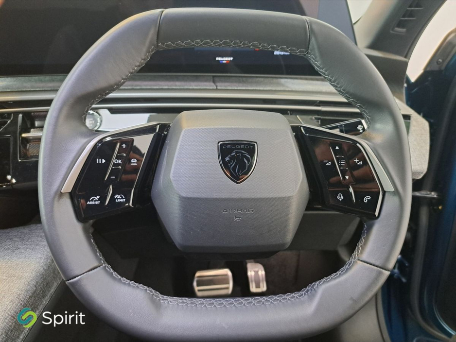 Peugeot 3008 1.2 Allure MHEV 136HP*Call Andrew 0862617858* — thumbnail 38