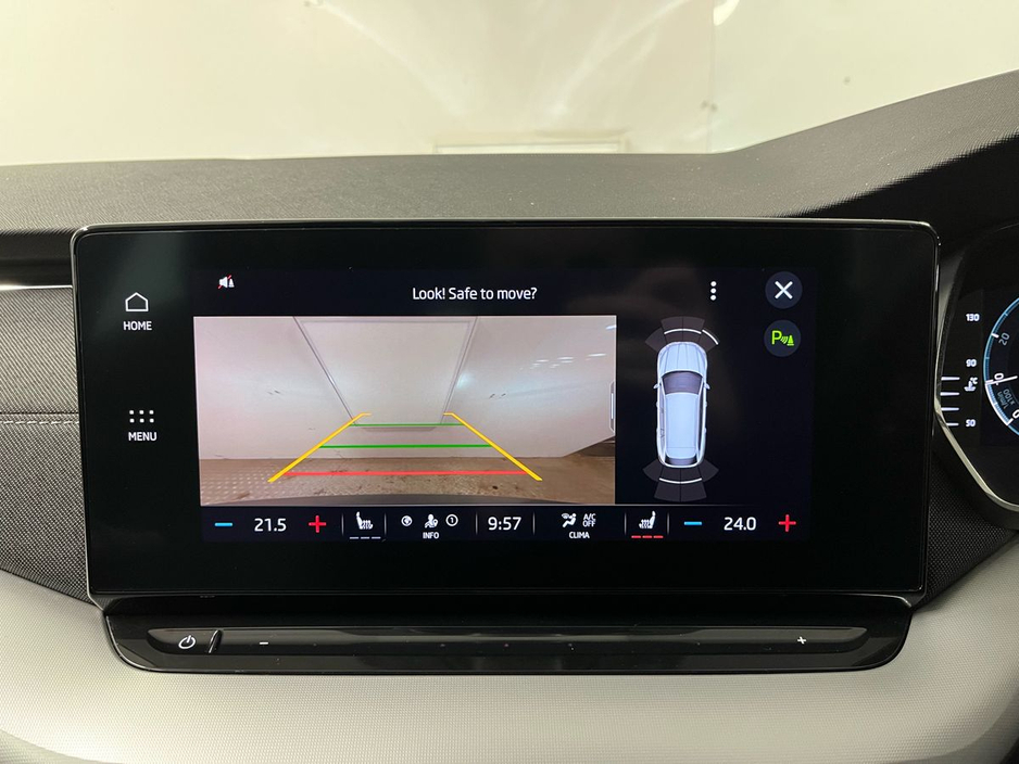 Skoda Octavia Style Combi 1.0TSI 110BHP - Rweversing Camera - Sat Nav - Climate Control - Heated Seats - Adaptive Cruise Control - Keyless Start - Apple CarPlay/Android Auto — thumbnail 14