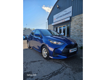 Toyota Yaris Hybrid Luna