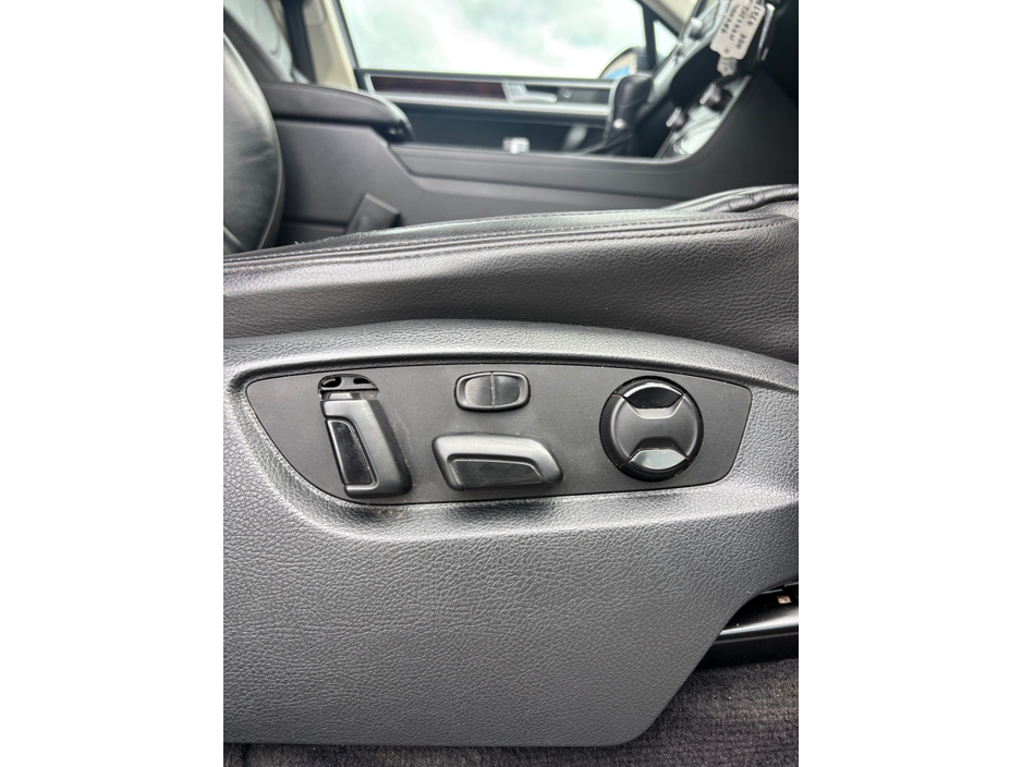 2015 Volkswagen Touareg 3L Diesel For Sale Images