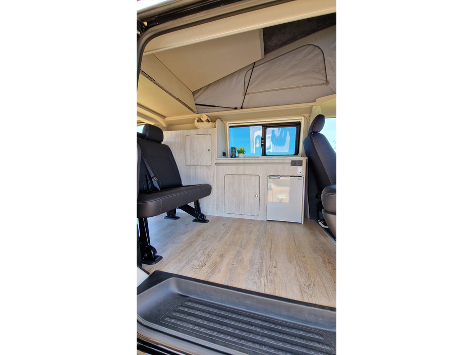 2020 Volkswagen Transporter Kombi 2L Diesel For Sale Images