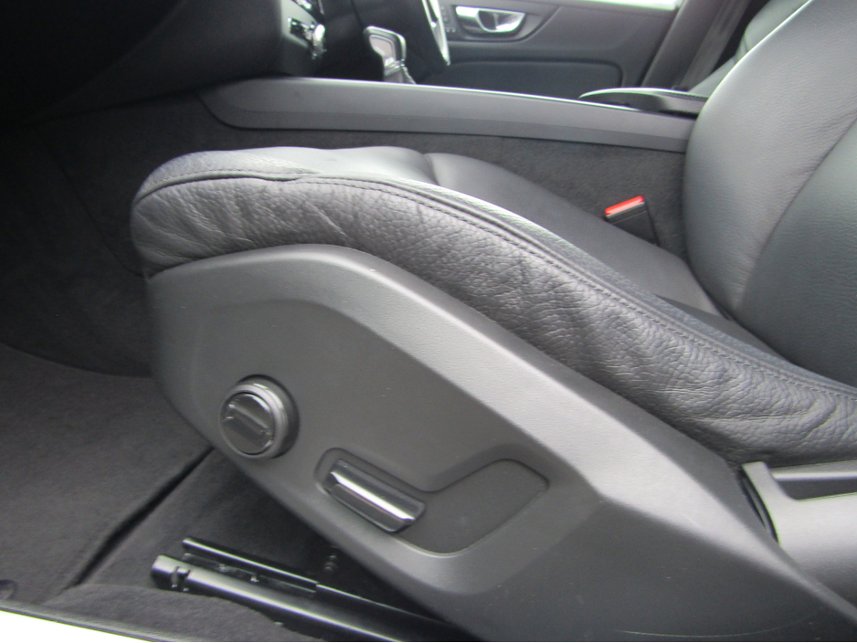 2020 Volvo V60 2L Diesel For Sale Images