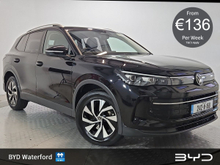 Volkswagen Tiguan Launch Edition DSG - Reversing Camera. Half leather Seats. Full Main Dealer Service History.